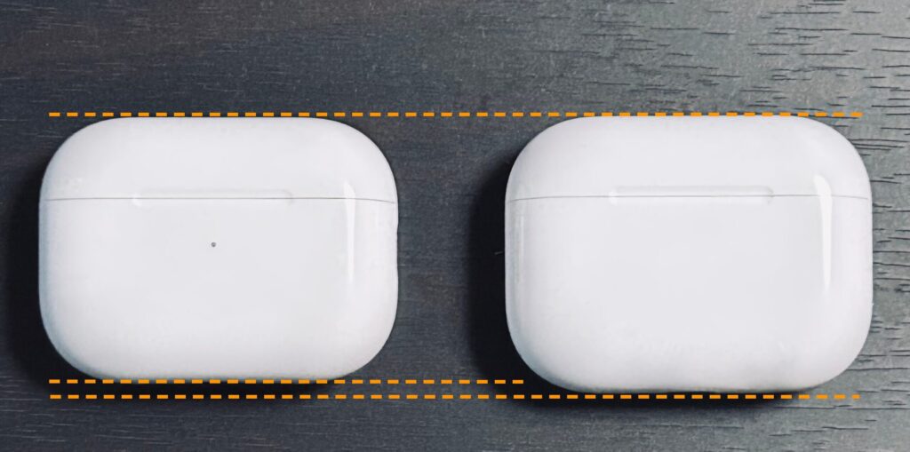 AirPods Pro 3 と AirPods Pro 2 のケース高さ比較。Pro 3 はやや高さが増加。