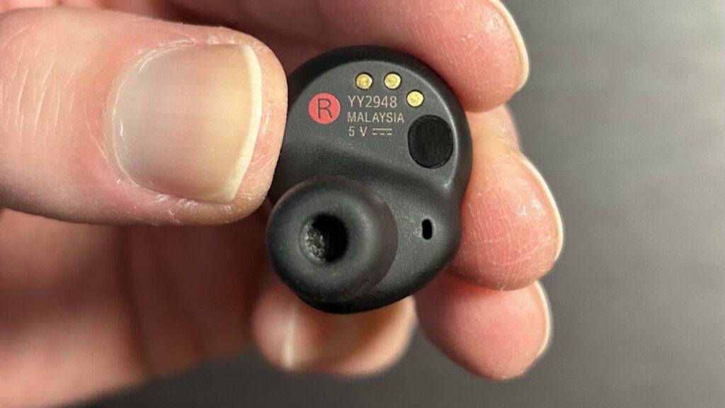 「SONY WF-1000XM4」純正イヤーピース装着時のノズル部クローズアップ