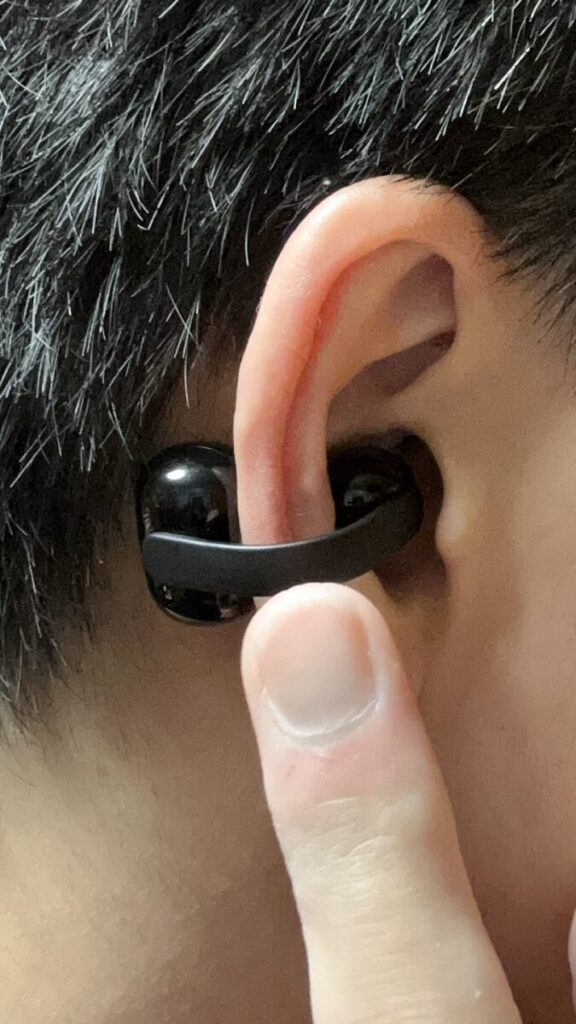 SONY LinkBuds Clipのタッチ操作が有効な範囲(バンド部分と筐体)