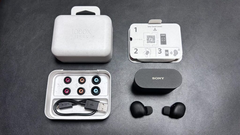 SONY WF-1000XM6の同梱物一式（本体・充電ケース・USBケーブル・イヤーピース・マニュアル）