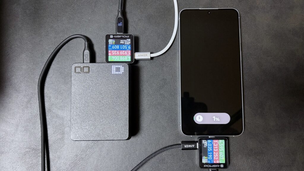 CIO SMARTCOBY TRIO 35W SS のパススルー充電を計測。電源から本体、本体からGalaxy A57へ同時に給電中
